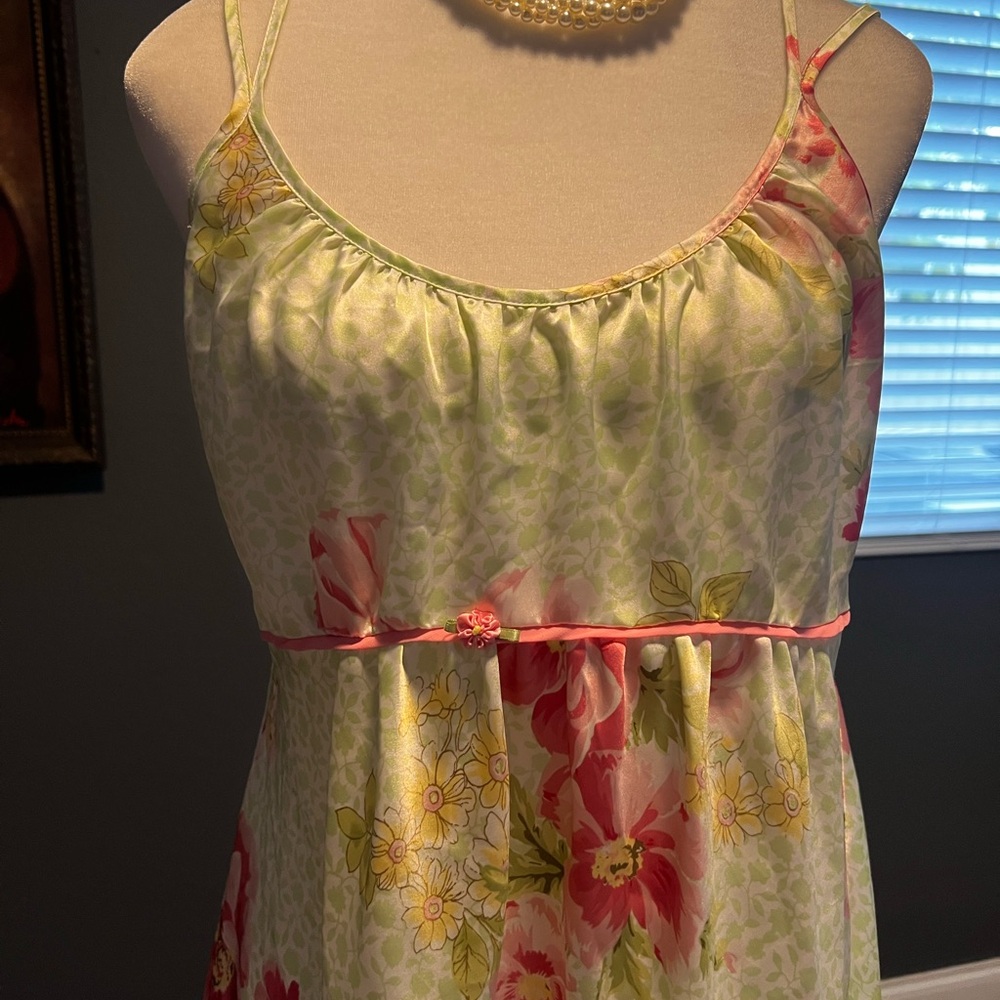 Oscar De La Renta SilkyFloral Print Chemise with Pink Accents. In EUC. Size L - Picture 3 of 9
